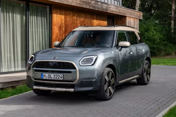 Der erste vollelektrische MINI Countryman