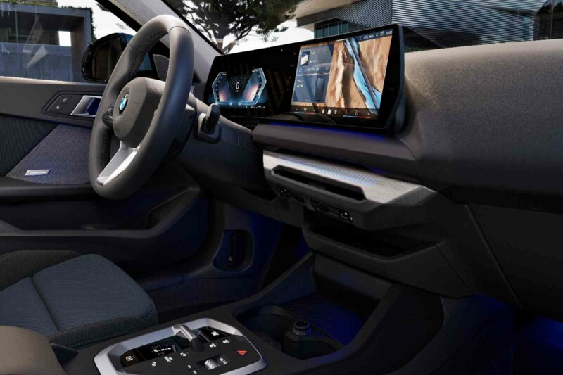 Das Cockpit eines BMW 1er mit Digitalen Instrumenten.